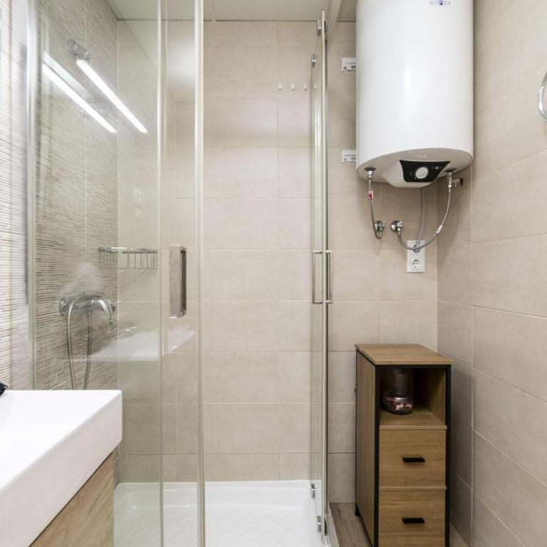 Luxury I - Ferga Suites - Deluxe King Studio - 6