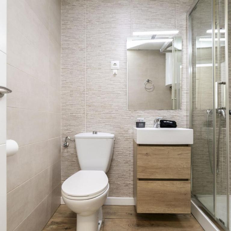Luxury I - Ferga Suites - Deluxe King Studio - 7