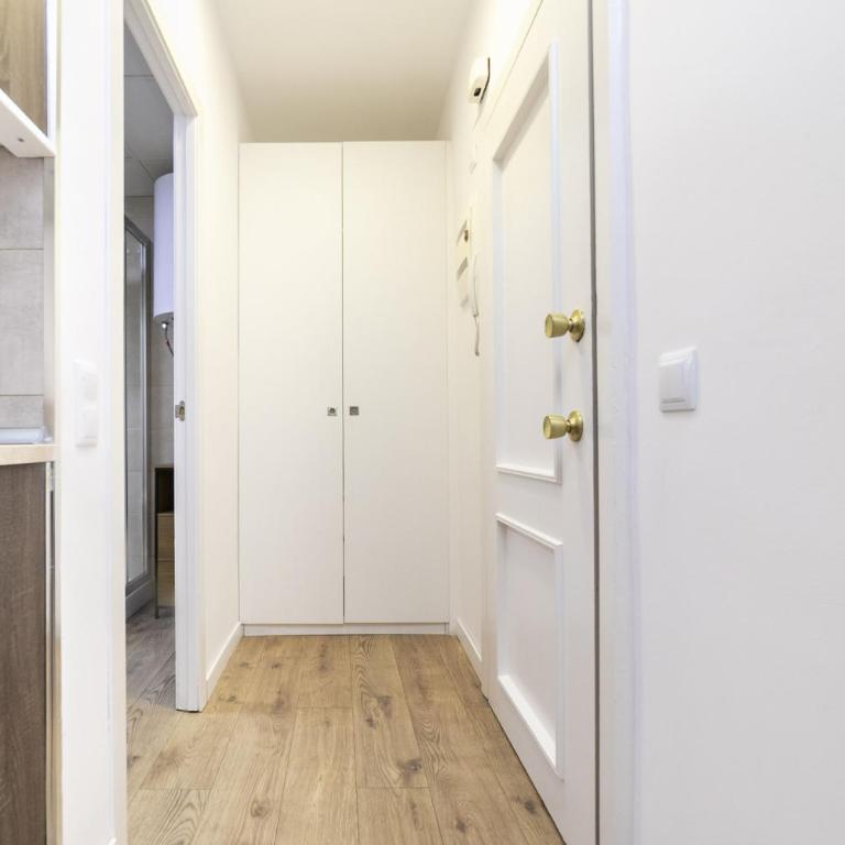 Luxury I - Ferga Suites - Deluxe King Studio - 17