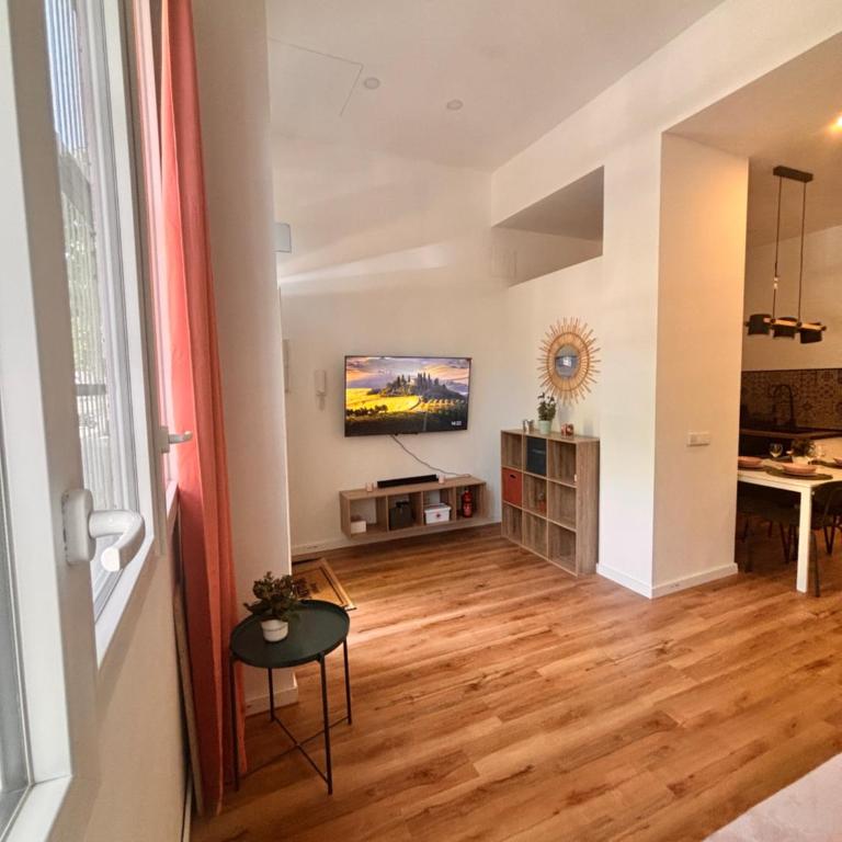 Loft Llum Valencia - One-Bedroom Apartment - 12