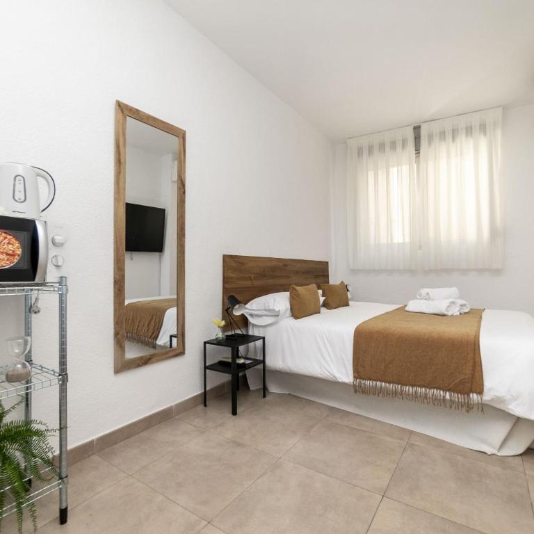 Classy VIII - Ferga Suites - Deluxe King Studio - 5