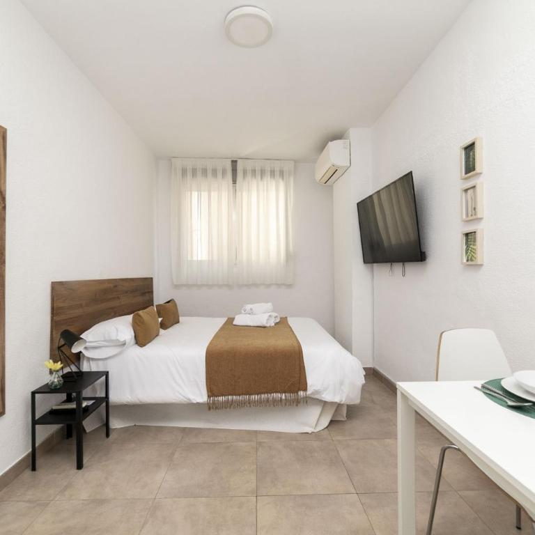 Classy VIII - Ferga Suites - Deluxe King Studio - 7