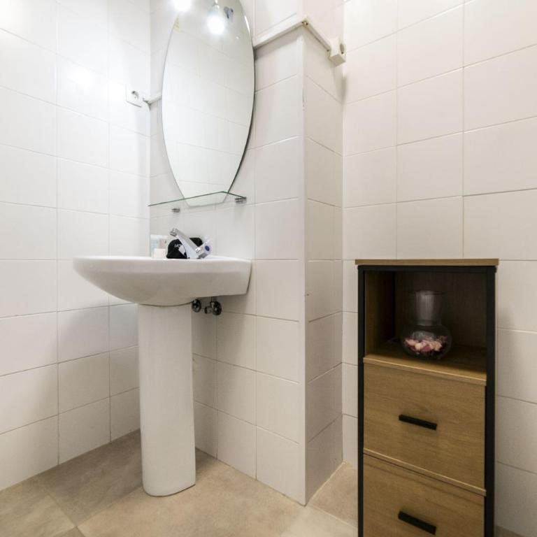 Classy VIII - Ferga Suites - Deluxe King Studio - 8