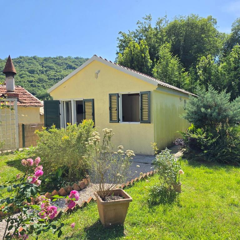 Sunny Bay Village - Mobile Home - 1
