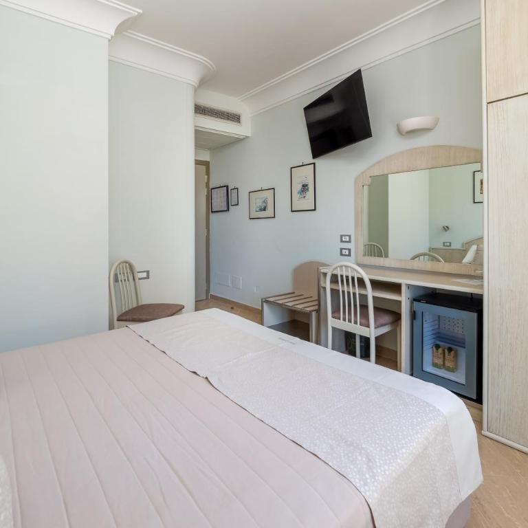Hotel Gardenia Sorrento, Ascend Hotel Collection - Camera Matrimoniale Comfort - 7