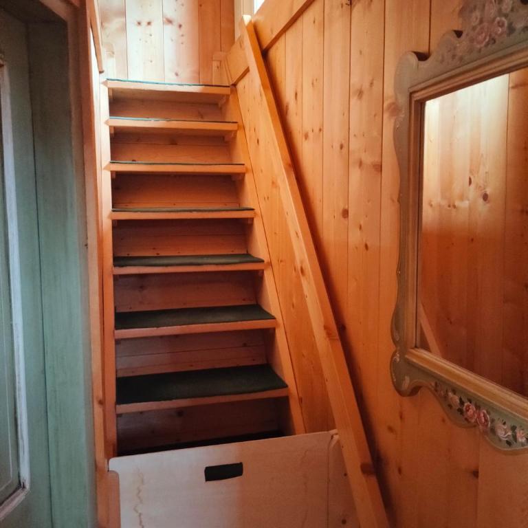 Private Veranda - Tiroler Chalet - Near Ski Slopes & Dolomites - Apartment mit 3 Schlafzimmern - 4