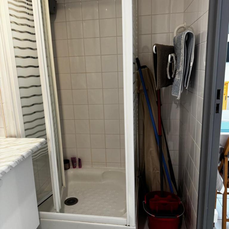 studio proche du centre 3 à 5 pers avec parking privé et la fibre - Appartement 1 Chambre - 8