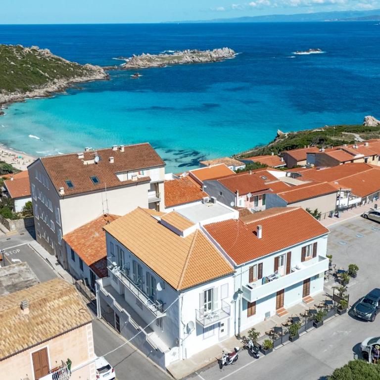 Isa Guest House - Rooms & Apartment - Large Double Room without Sea View - 1