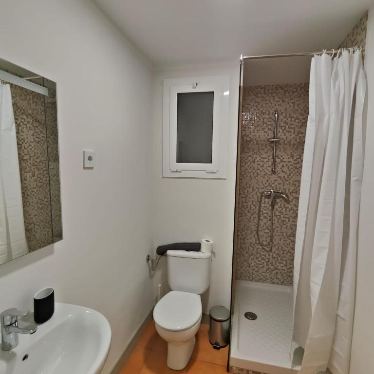 Charming apartment Poblenou beach - Three-Bedroom Standard Apartment - 1