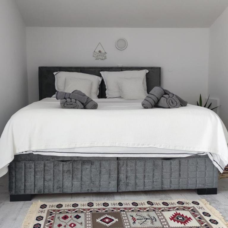 Studio Central - One-Bedroom Apartment - 11