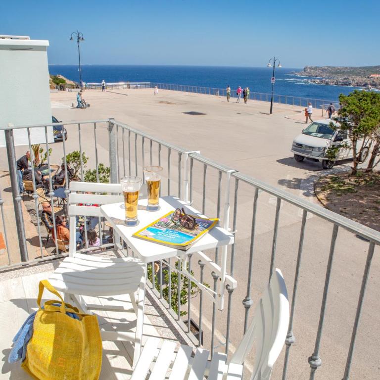 Isa Guest House - Rooms & Apartment - Camera Matrimoniale con Vista Mare - 2