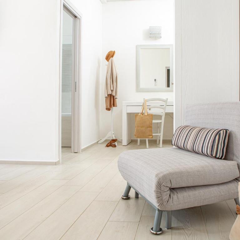 Isa Guest House - Rooms & Apartment - Large Double Room without Sea View - 6