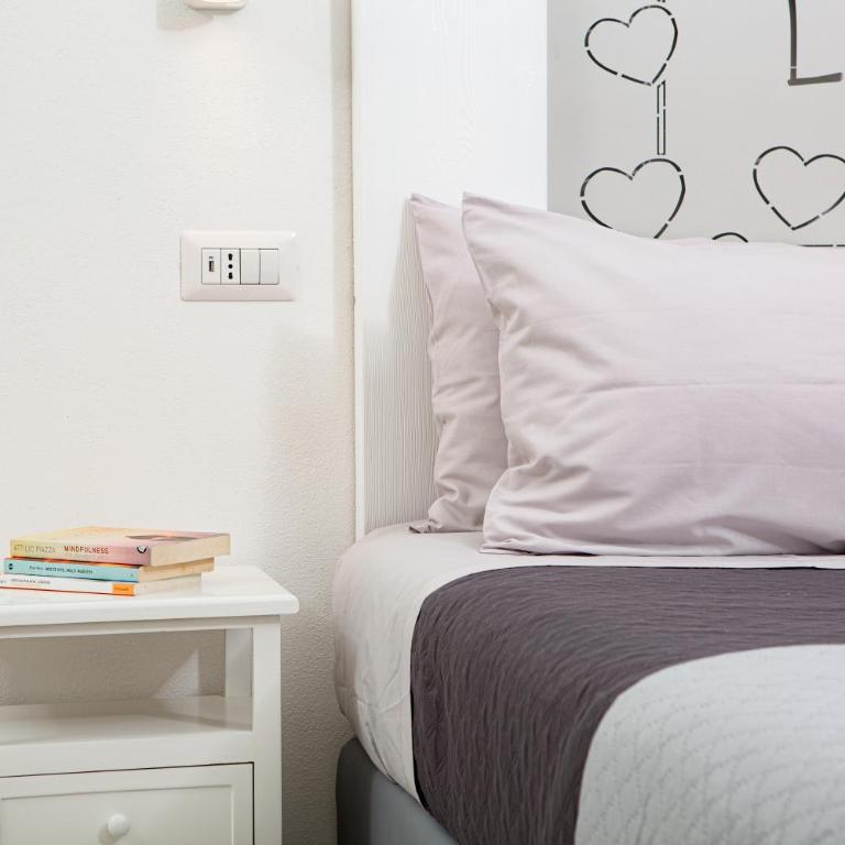 Isa Guest House - Rooms & Apartment - Large Double Room without Sea View - 11