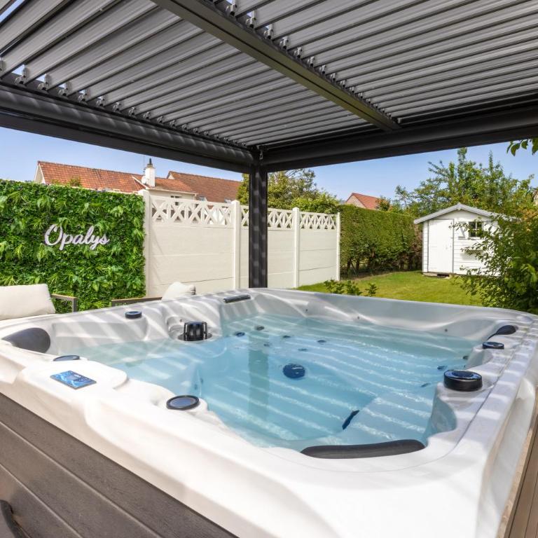 OPALYS - Maison Plain Pied - Jacuzzi - Pétanque - Jardin - Parking - 800 m de la plage - Casa con 2 Camere da Letto - 2
