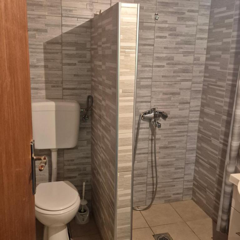 Kuća za odmor RAJ - Two-Bedroom House - 5