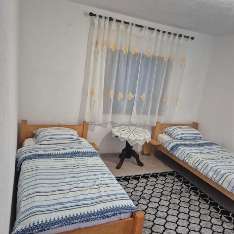 Kuća za odmor RAJ - Two-Bedroom House - 12