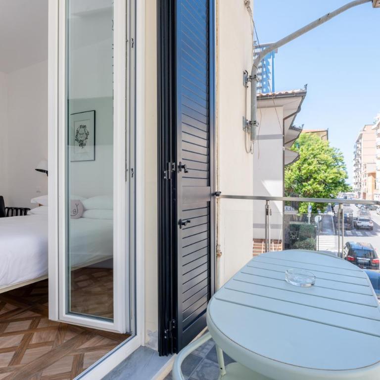 Sleep B&B - Double Room with Balcony - 12