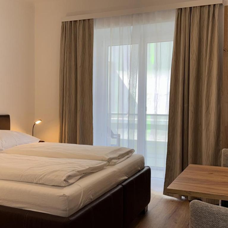Hotel Seerose Wolfgangsee - Doppelzimmer mit Balkon - 6