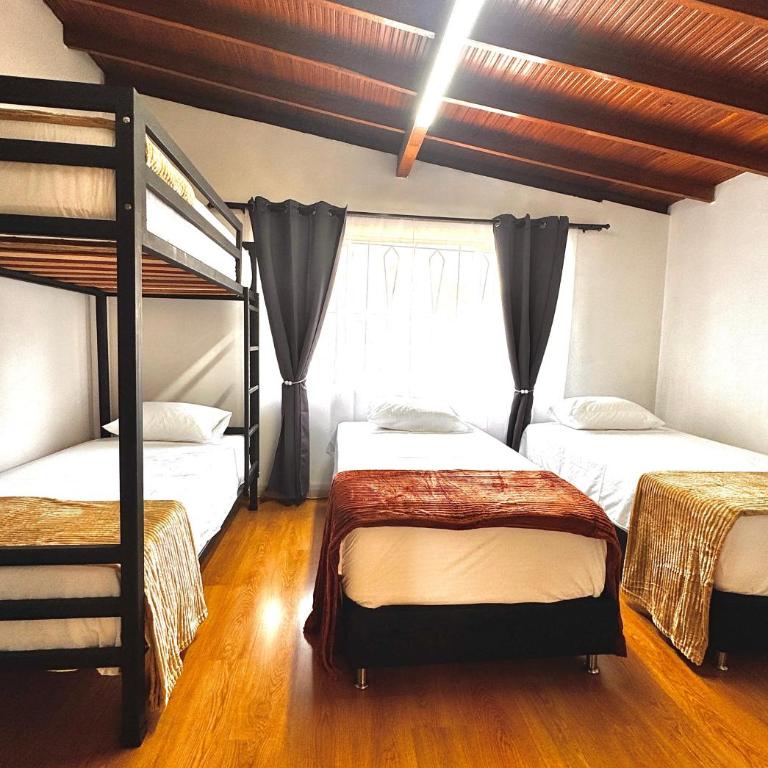 Hostal Galería de la Montaña, Medellin - Bed in 4-Bed Dormitory Room - 1