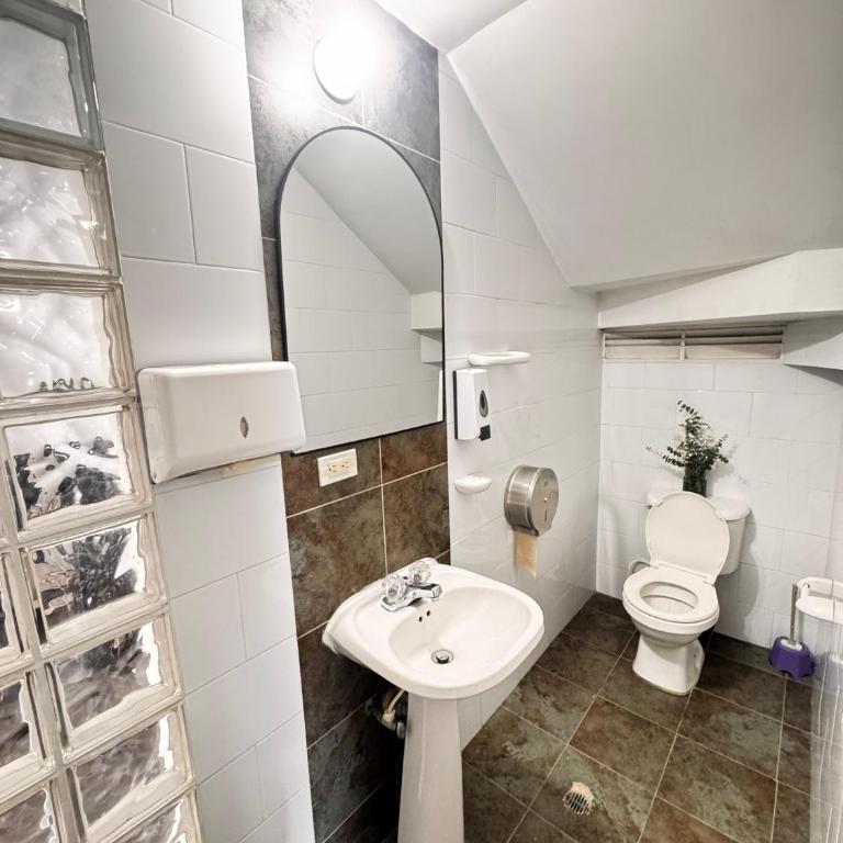 Hostal Galería de la Montaña, Medellin - Standard Double Room with Shared Bathroom - 6