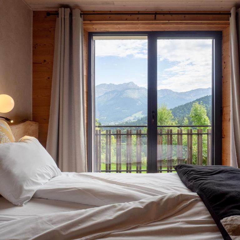 Domaine Les 4 Vents, élégant gîte privé 4 suites vue montagne pour 2 à 8 personnes au cœur de 12 hectares de nature - Maison 4 Chambres - 1