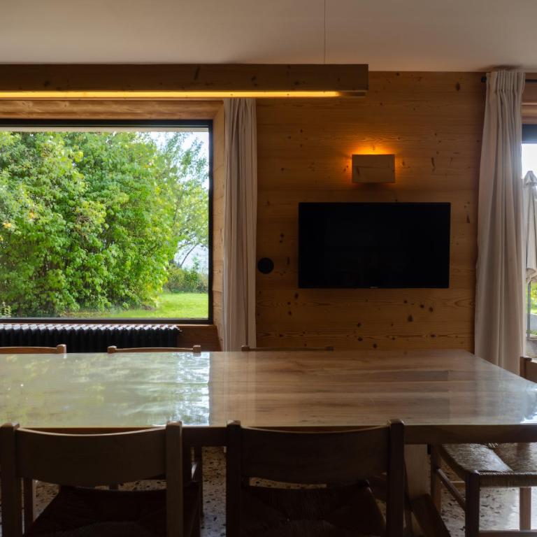 Domaine Les 4 Vents, élégant gîte privé 4 suites vue montagne pour 2 à 8 personnes au cœur de 12 hectares de nature - Maison 4 Chambres - 14