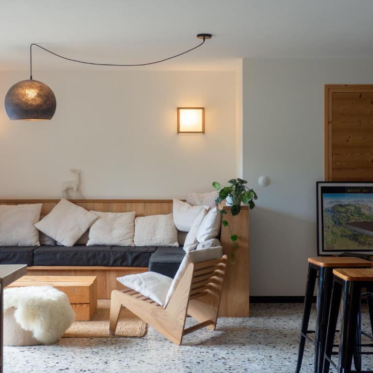 Domaine Les 4 Vents, élégant gîte privé 4 suites vue montagne pour 2 à 8 personnes au cœur de 12 hectares de nature - Maison 4 Chambres - 12