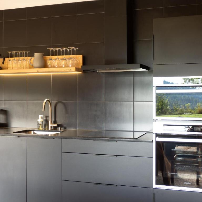 Domaine Les 4 Vents, élégant gîte privé 4 suites vue montagne pour 2 à 8 personnes au cœur de 12 hectares de nature - Maison 4 Chambres - 15