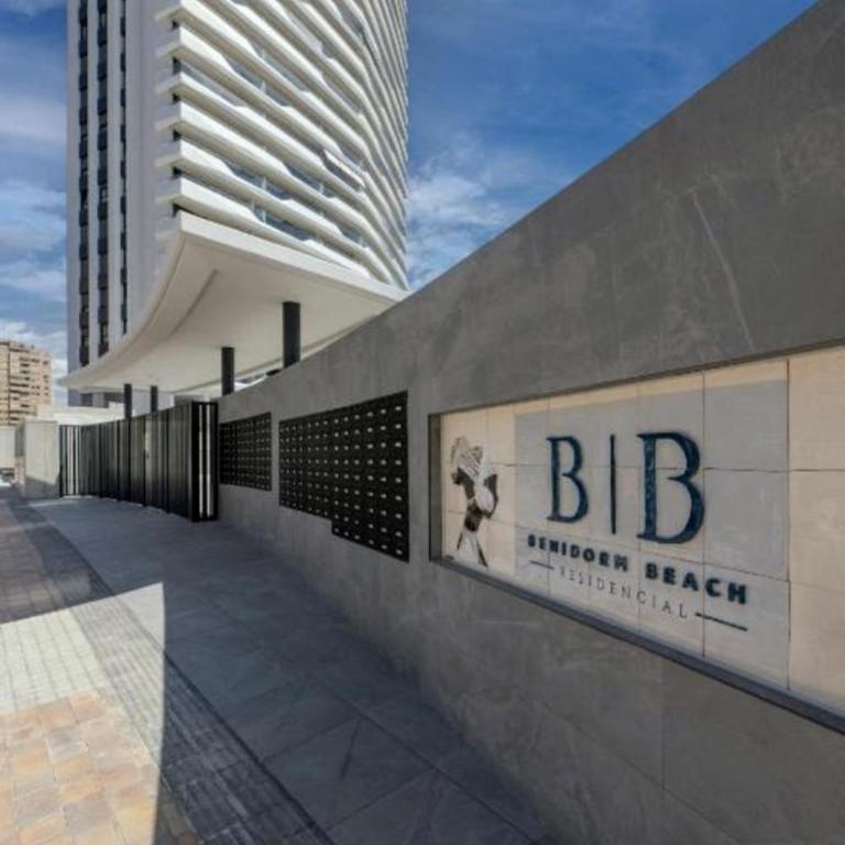 Sea View Modern & Luxury apartment - Benidorm Beach - Two-Bedroom Apartment with Balcony and Sea View - 2