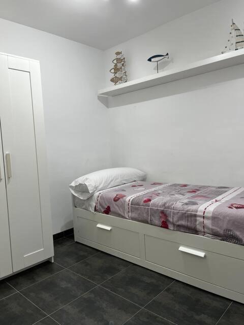 Mirador mar - Three-Bedroom Apartment - 13