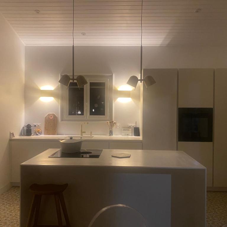 Maison cabane proche océan/bassin !!! - Villa - 4