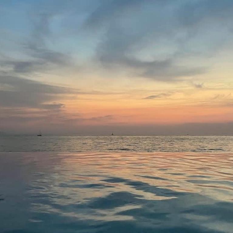 Beachfront Villa Marina at Harbor 171 - Resort Style Smart Studio - Apartamento - 50