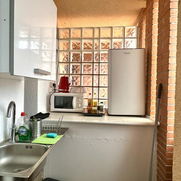 Habitacion con baño privado y mini-cocina privada en casa particular, acceso independiente - Habitación Doble con baño privado - 1