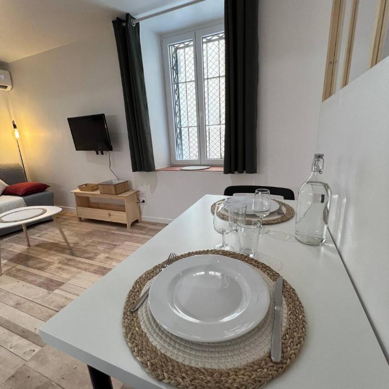 T1 neufs climatisés sur-équipés - Appartement 1 Chambre - 3