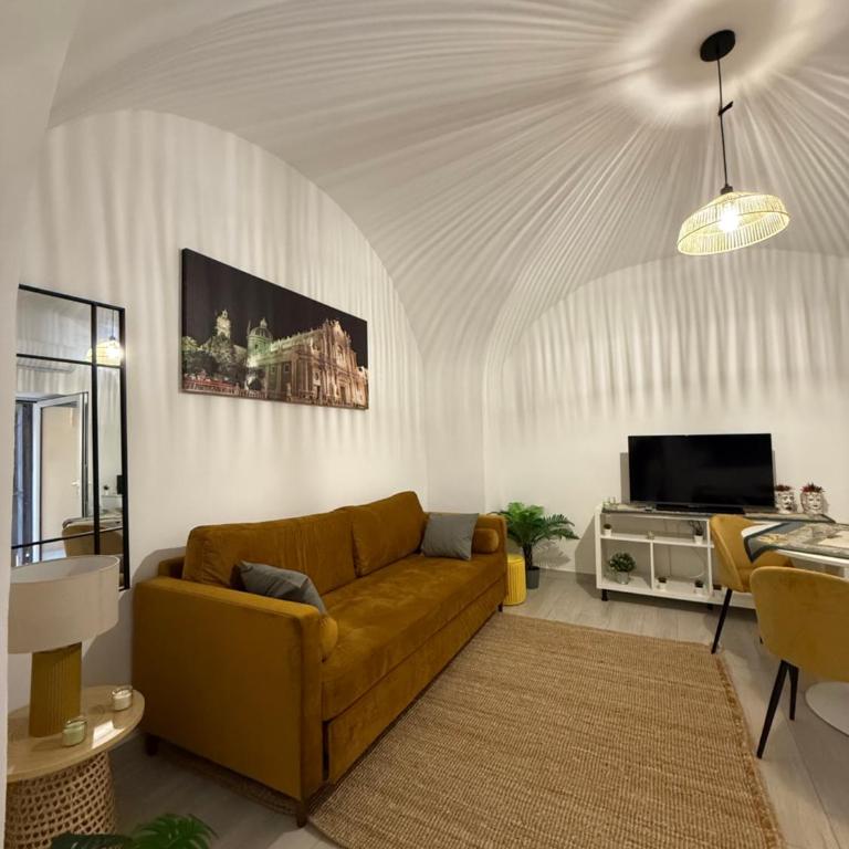 Aradas Home l Relax and Comfort in Catania Historical Centre - One-Bedroom House - 13