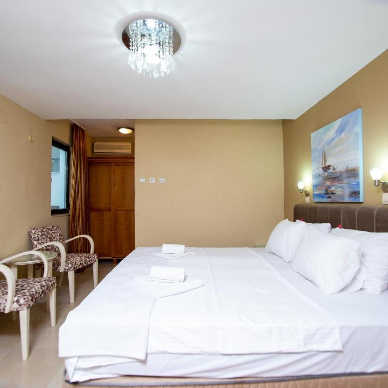 New Hotel Kuč By Marvel - Niskobudžetna Dvokrevetna Soba sa Bračnim Krevetom - 1