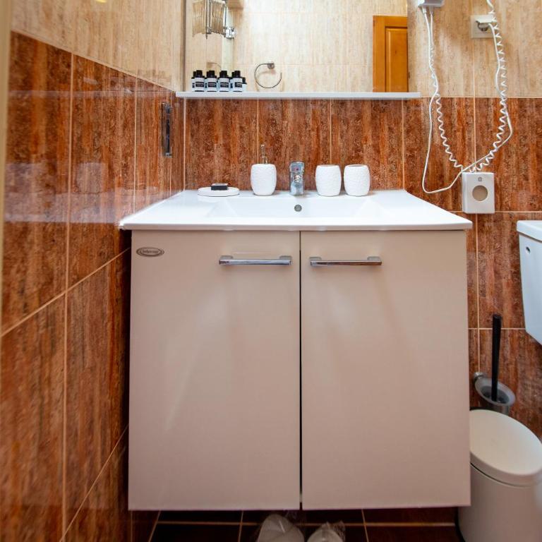 New Hotel Kuč By Marvel - Dvokrevetna Soba sa Bračnim Krevetom i Pogledom na More - 10