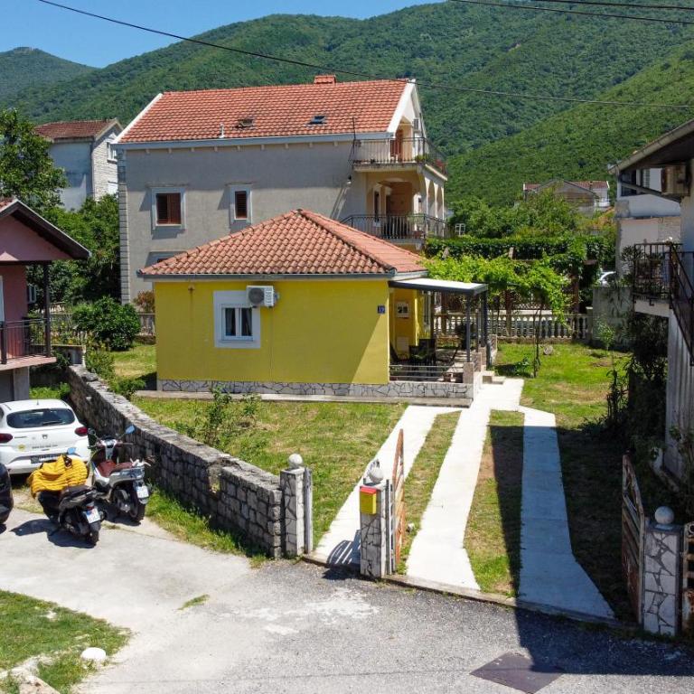House Mila - Two-Bedroom House - 21