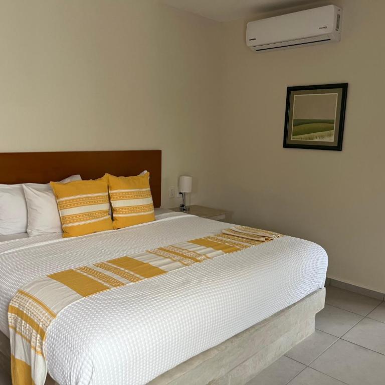 Casa Itzae Hotel Boutique - Suite with Terrace - 12