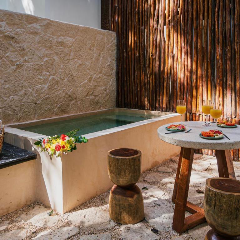 Your Dream Stay Pool Bikes & Near Every Hotspot - Two-Bedroom Deluxe Apartment - 4