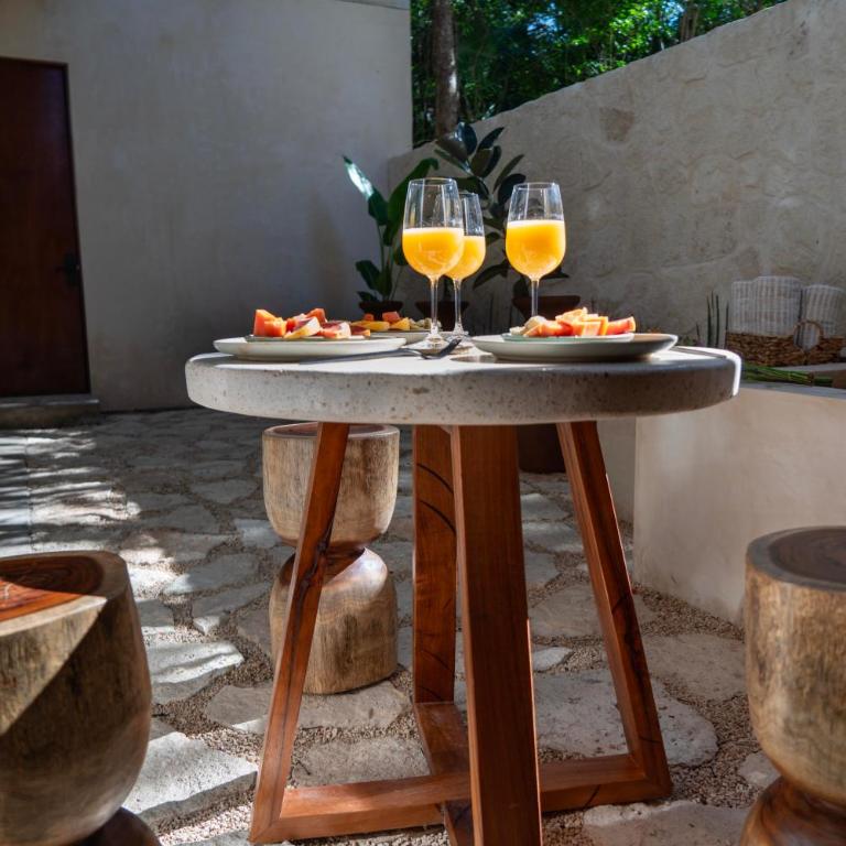 Your Dream Stay Pool Bikes & Near Every Hotspot - Two-Bedroom Deluxe Apartment - 21