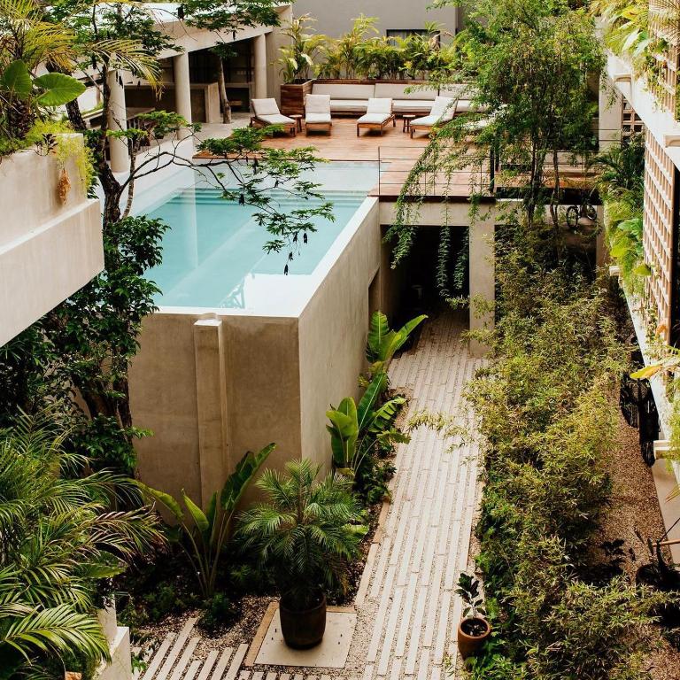 Your Dream Stay Pool Bikes & Near Every Hotspot - Two-Bedroom Deluxe Apartment - 1
