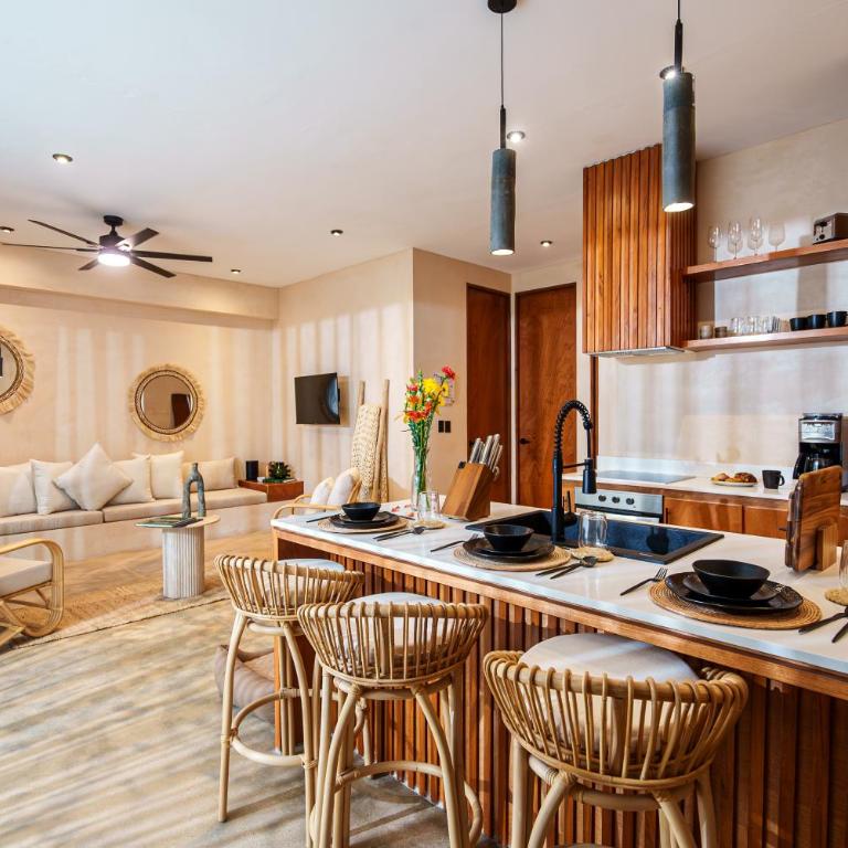 Your Dream Stay Pool Bikes & Near Every Hotspot - Two-Bedroom Deluxe Apartment - 36