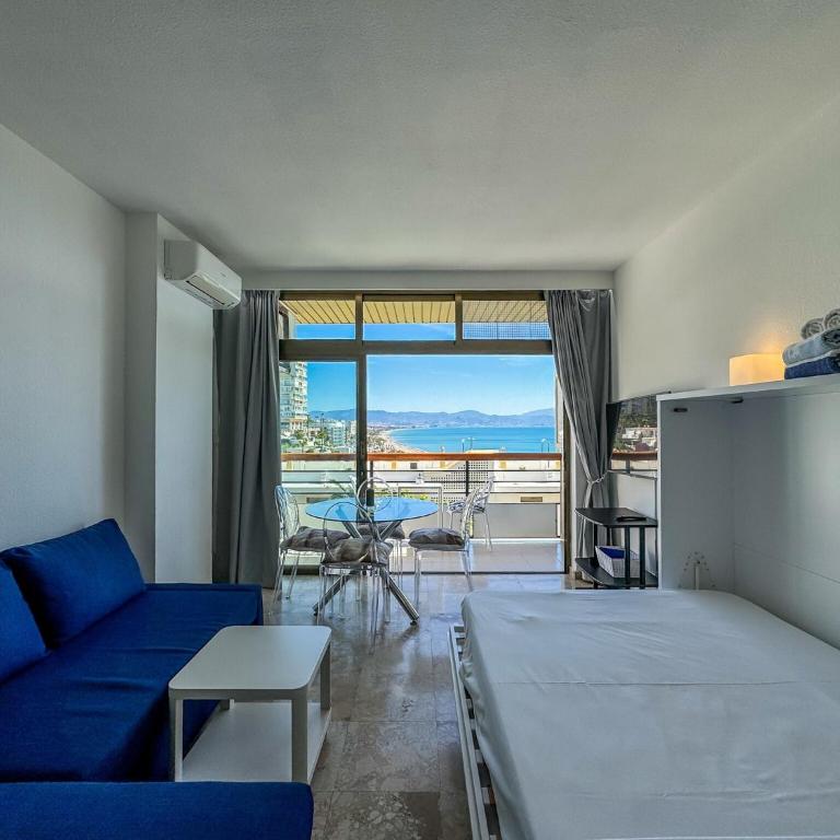 Studio in Playamar near Beach & Promenade - Apartment - 9