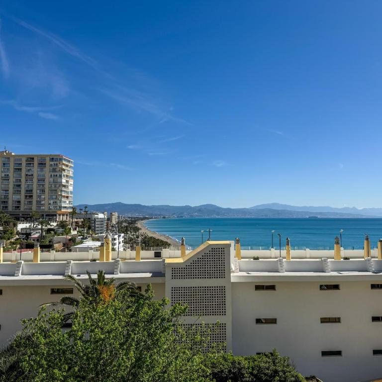 Studio in Playamar near Beach & Promenade - Apartment - 21