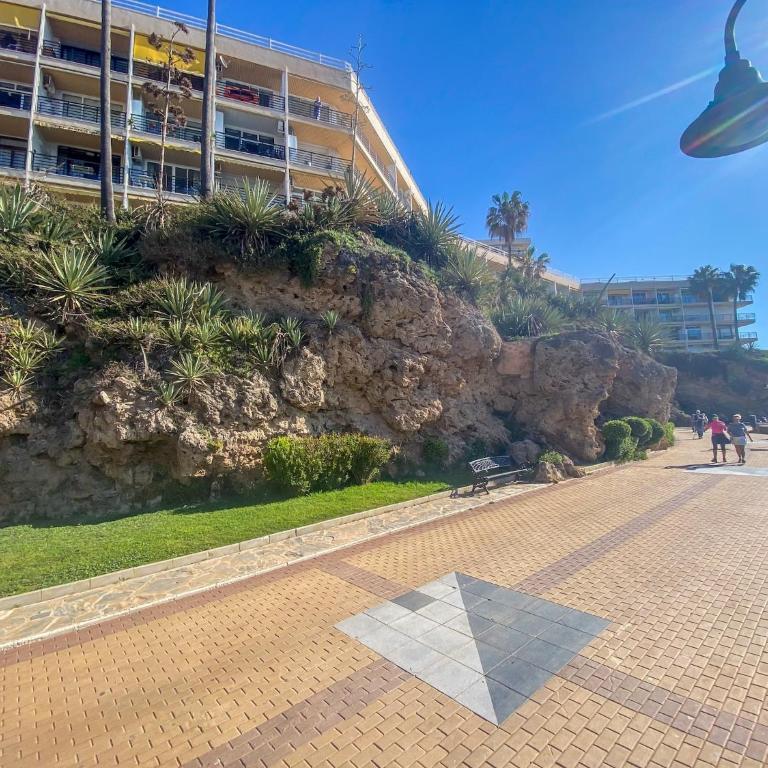Studio in Playamar near Beach & Promenade - Apartment - 22