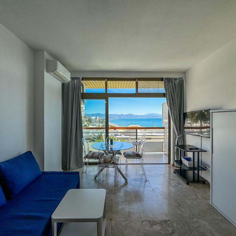 Studio in Playamar near Beach & Promenade - Apartment - 11