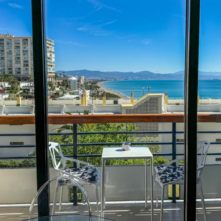 Studio in Playamar near Beach & Promenade - Apartment - 15