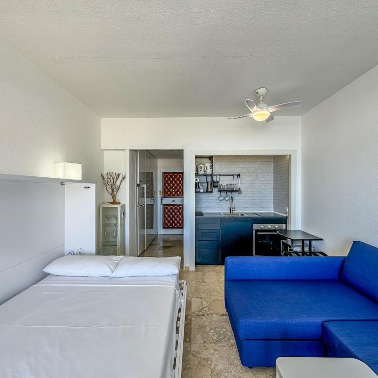 Studio in Playamar near Beach & Promenade - Apartment - 7
