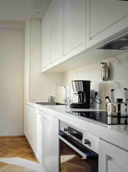 designer view terrace home in Center - Appartamento con 3 Camere da Letto - 2